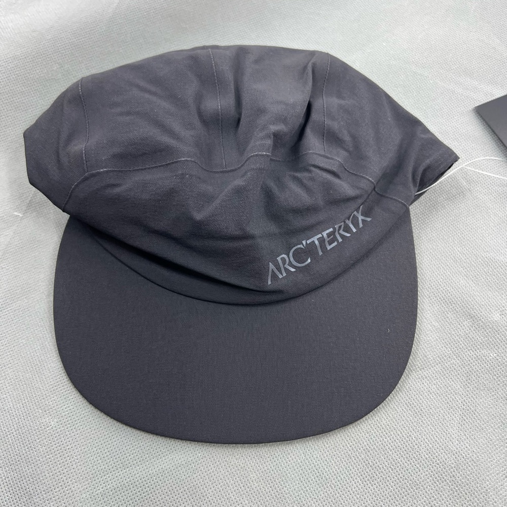 NWT S/M Arc'teryx PALTZ CAP Black